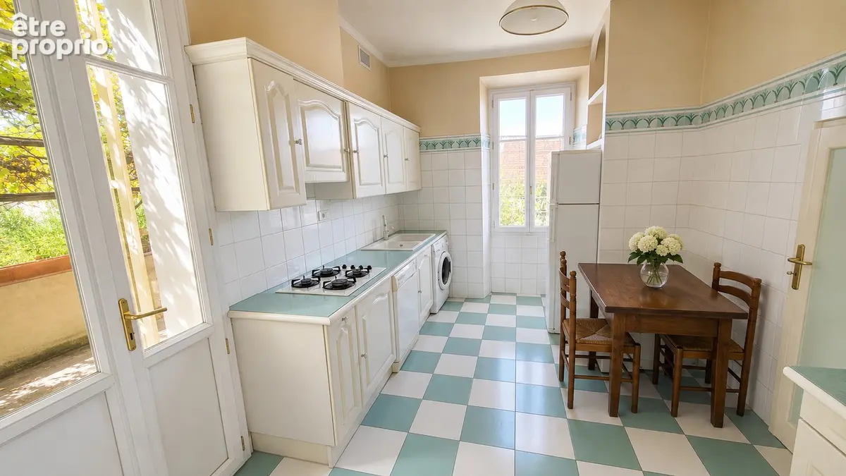 MAISON-APPARTEMENT - LAVAL / AV. DES FLEURS - 96 m² - Jardin 214 m² - Esprit maison de caractère - photo 6