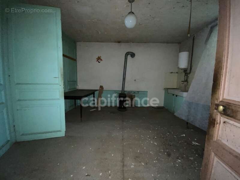 Maison à SAINT-JULIEN-LA-VETRE