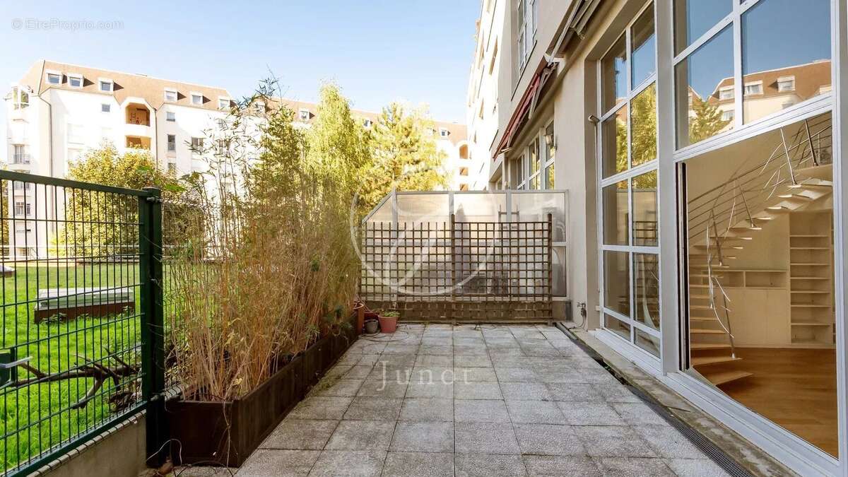 Appartement à PARIS-19E