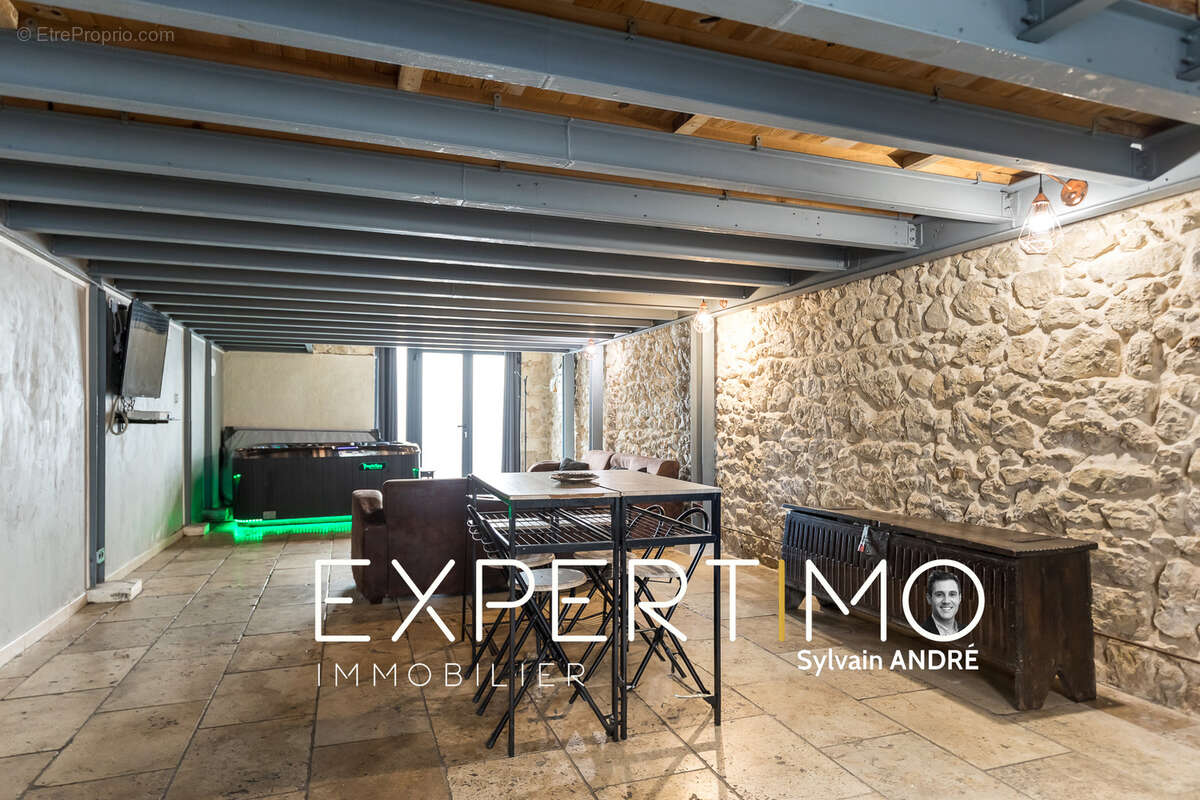 Appartement à MARSEILLE-6E