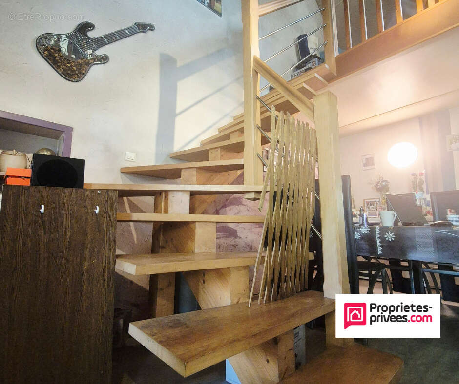 Maison à SAINT-GAL-SUR-SIOULE