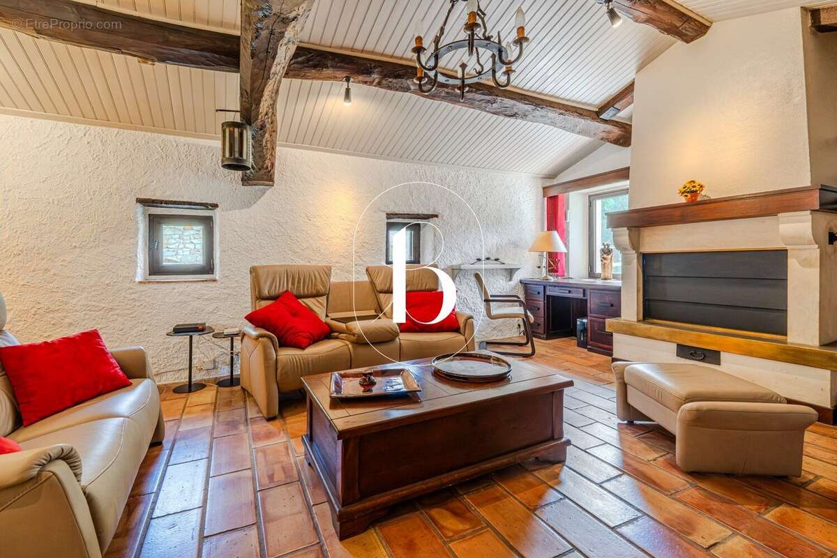 Charme et caractère pour cet ensemble immobilier d'exception... - photo 9