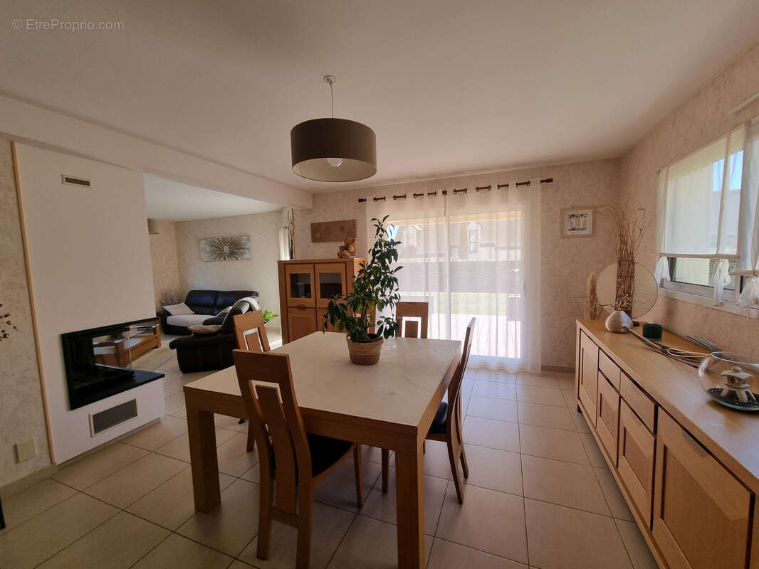 Maison à JANZE