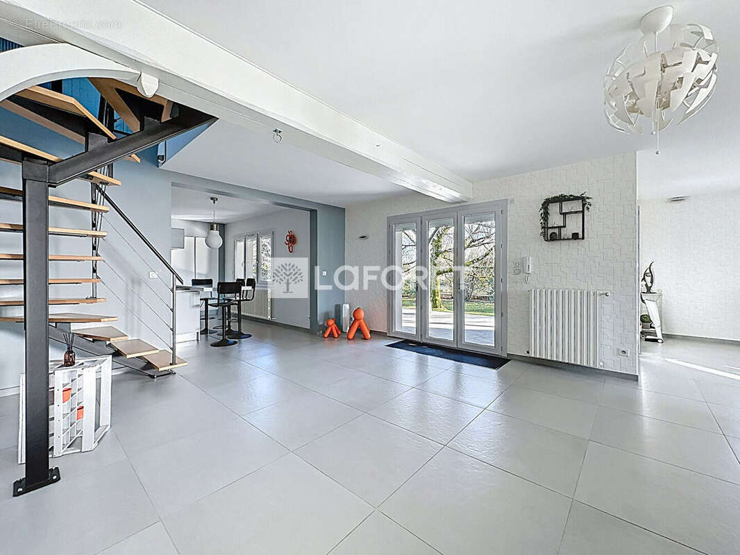 Maison à CHATILLON-SUR-CHALARONNE