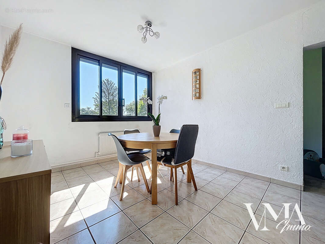 Appartement à CHAMPAGNE-AU-MONT-D'OR