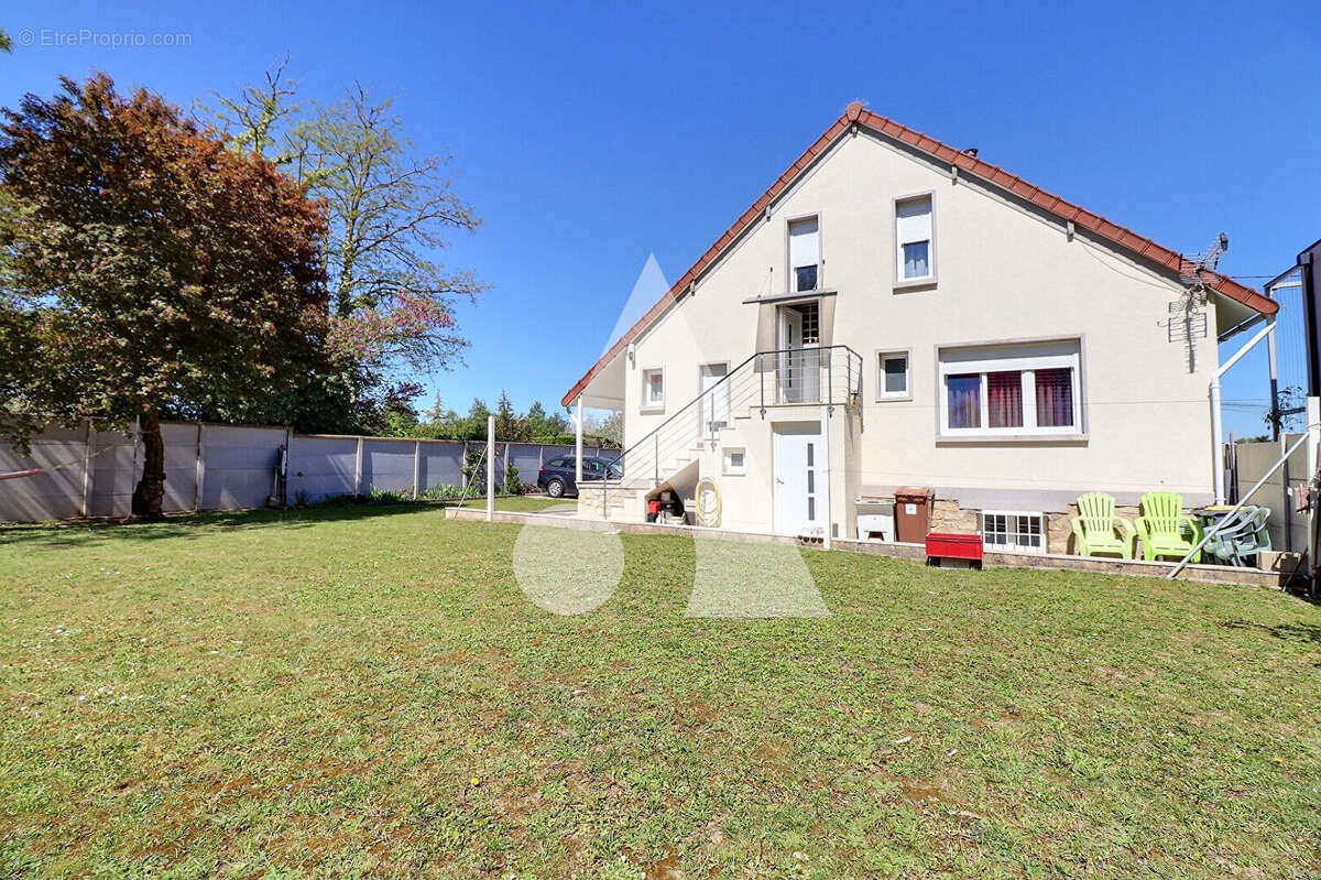 Maison à MERY-SUR-OISE