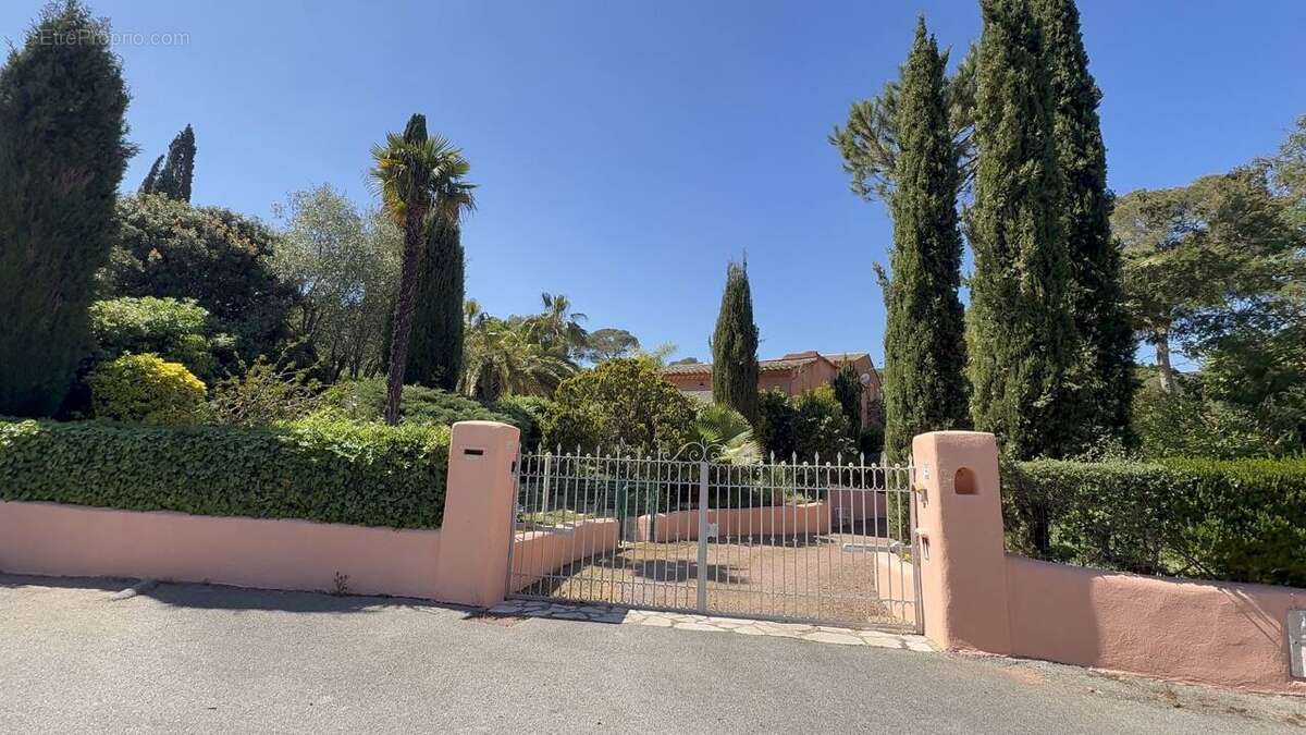 Maison à FREJUS