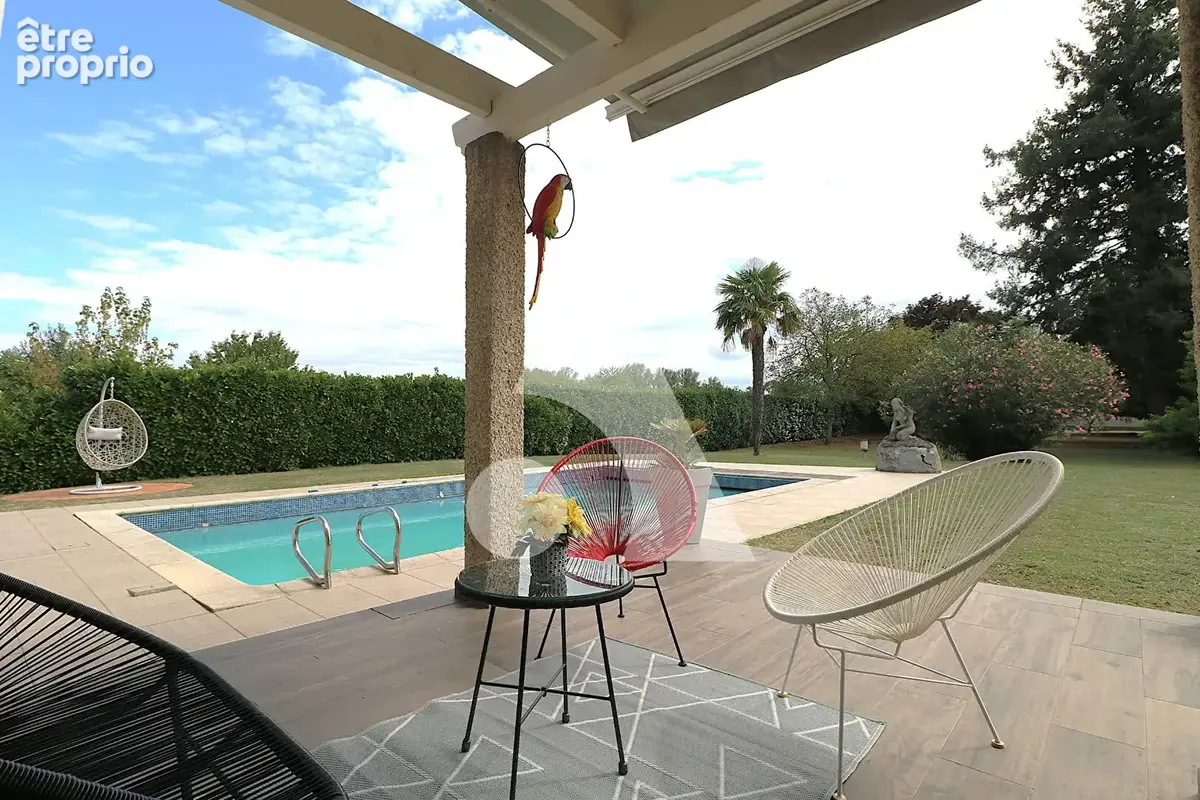 Maison d'architecte avec piscine 9 pièces 232.74 m² - photo 2