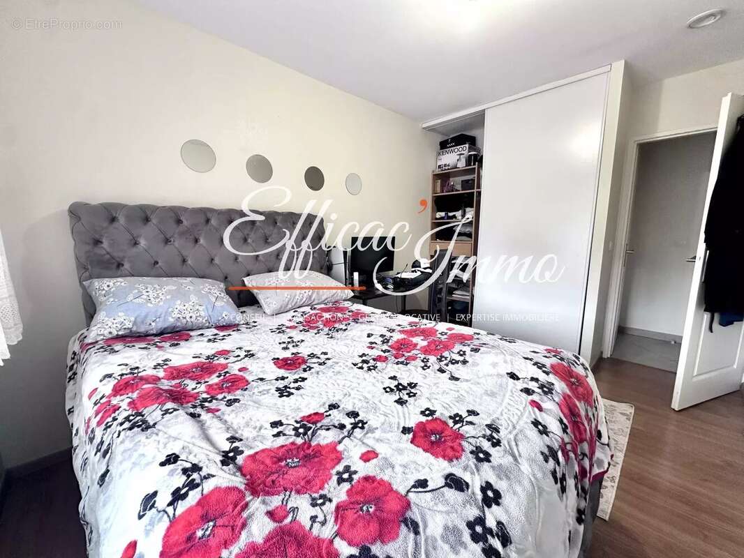Appartement t4 de 97,06 m² – balcon – box privatif - photo 9