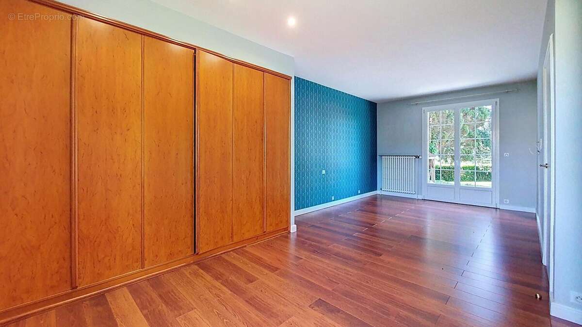 Maison 370 m² à Le Boupere  - photo 8