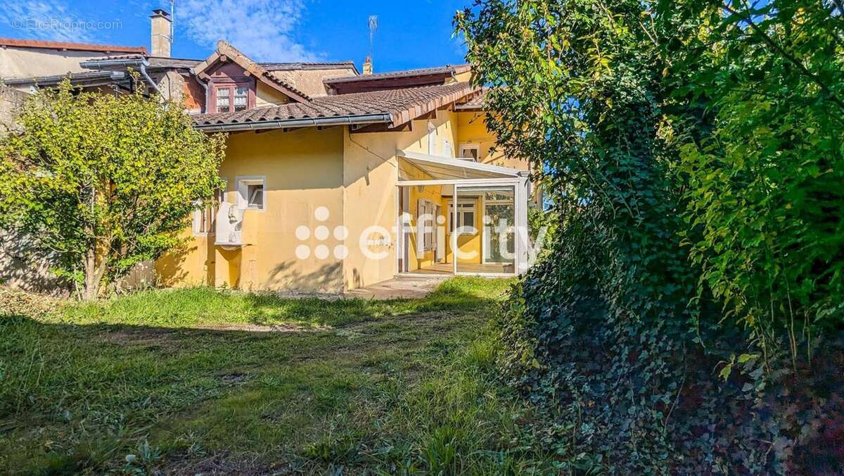 Maison à PONT-DE-VAUX