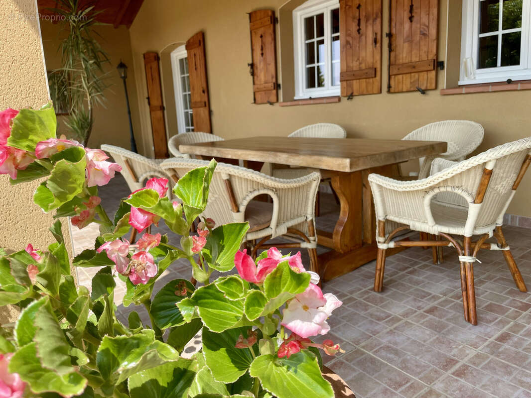 Belle maison de plain-pied avec vue exceptionnelle sur les Pyrénées - photo 2