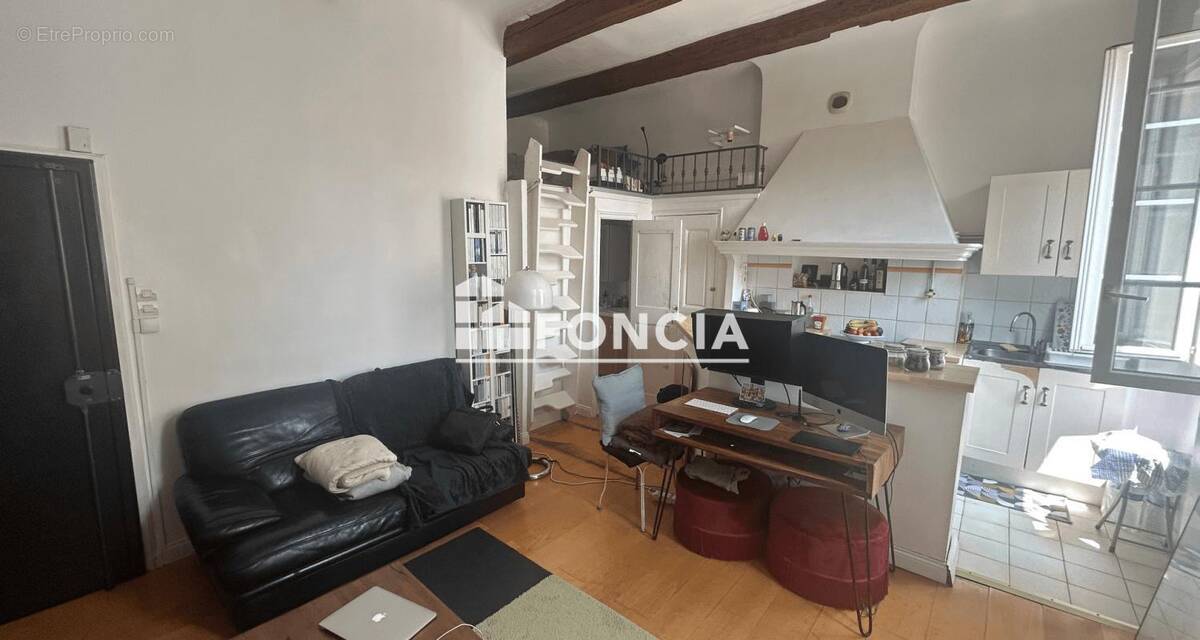 Appartement à MARSEILLE-1E