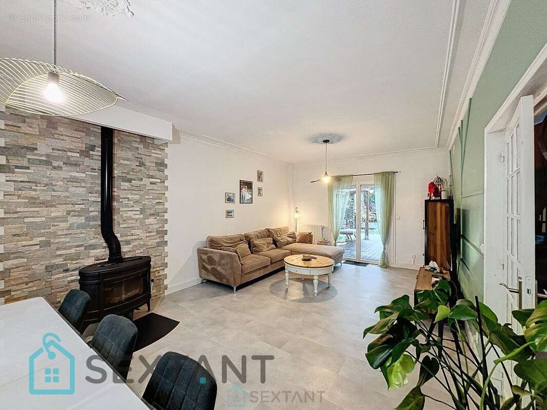 Maison à FRANQUEVILLE-SAINT-PIERRE