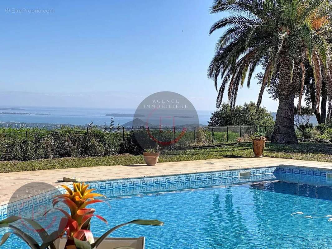 Maison à LES ADRETS-DE-L&#039;ESTEREL