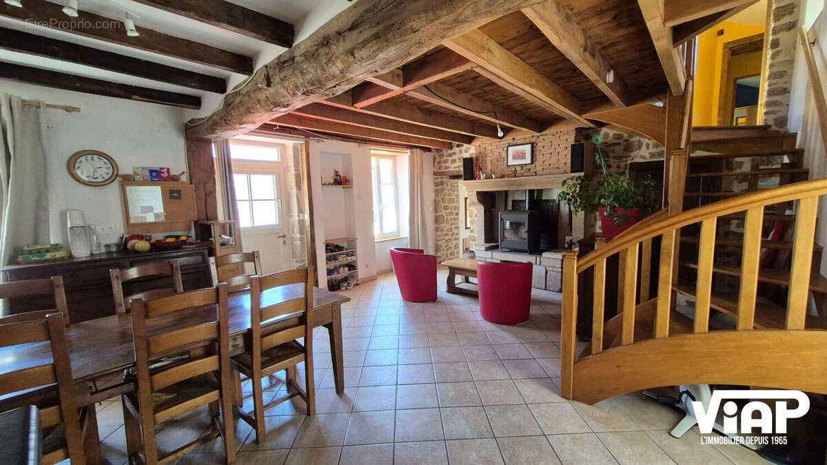 Ferme rénovée avec dépendances - photo 4