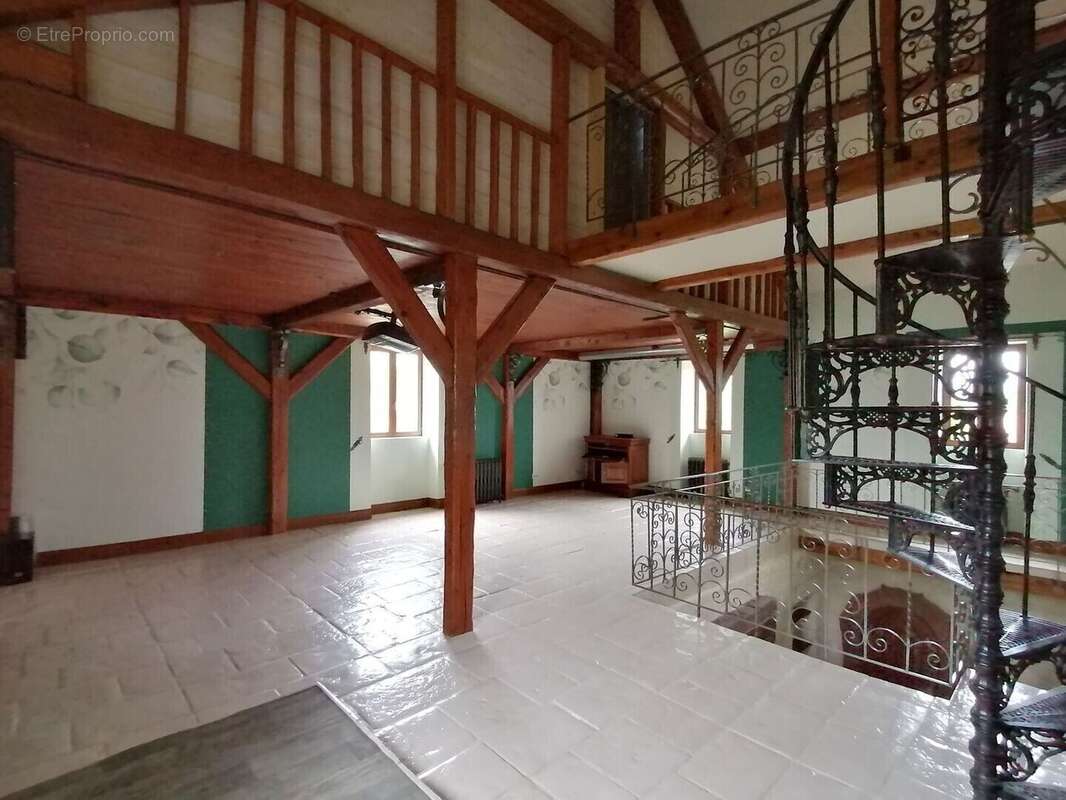 Maison 240 m² à Saint-Leonard  - photo 468
