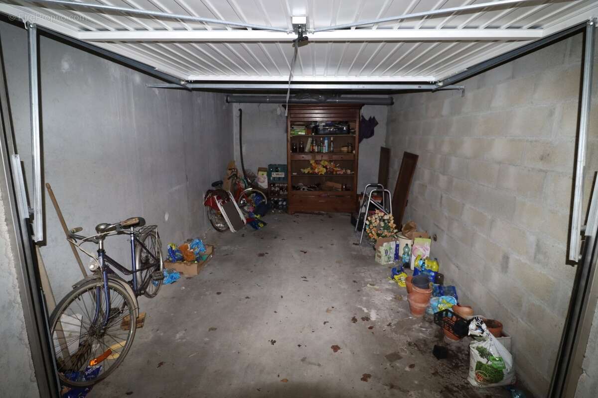 Centre de MONTREVEL EN BRESSE Appartement T3 lumineux avec balcon, dernier étage et garage – Résidence récente - photo 15