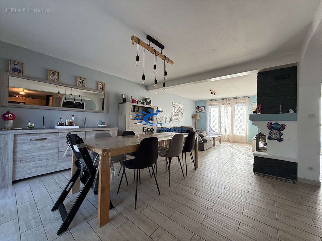 Maison à SAINT-ROGATIEN