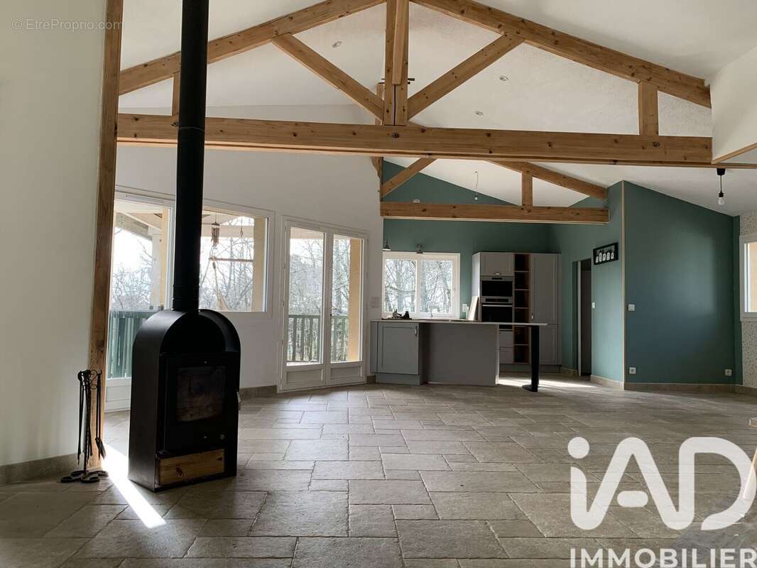 Maison 211 m² à Bourgnac  - photo 2