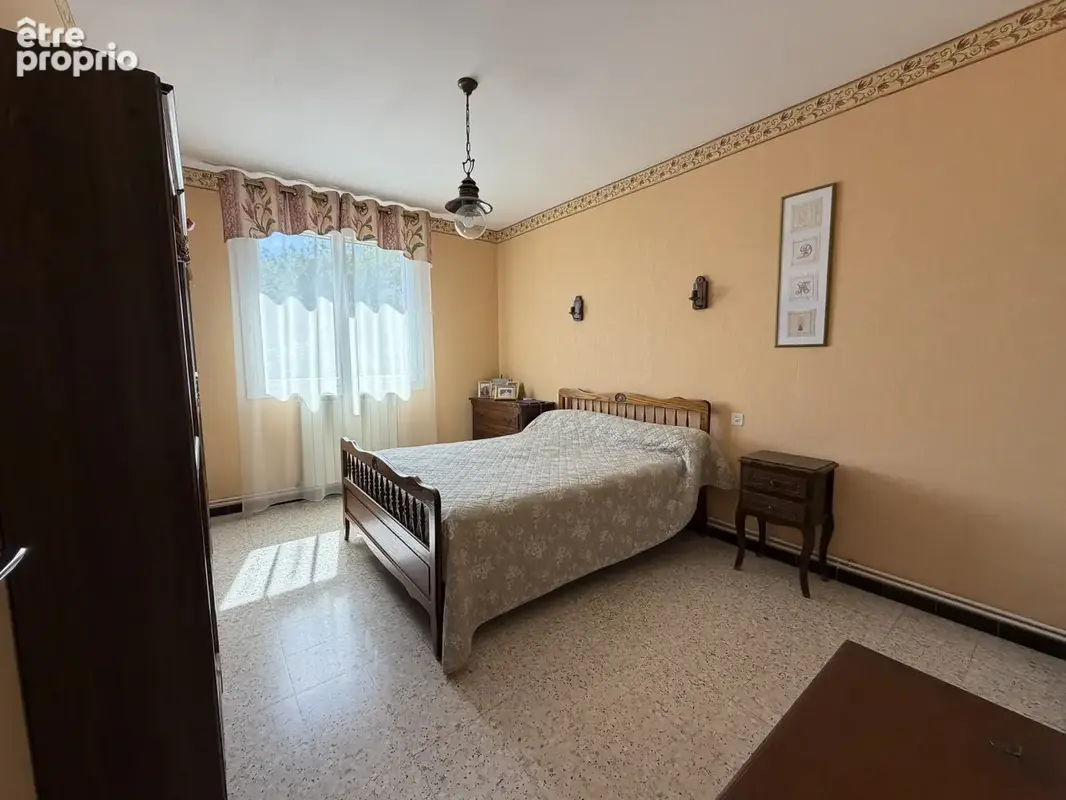 LAUDUN - Grande maison familiale avec appartement, piscine et terrain 1279m2 - photo 11
