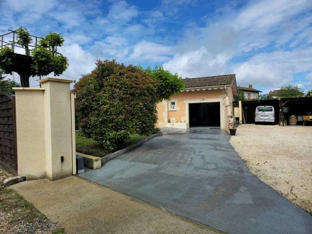 Maison à HOUEILLES