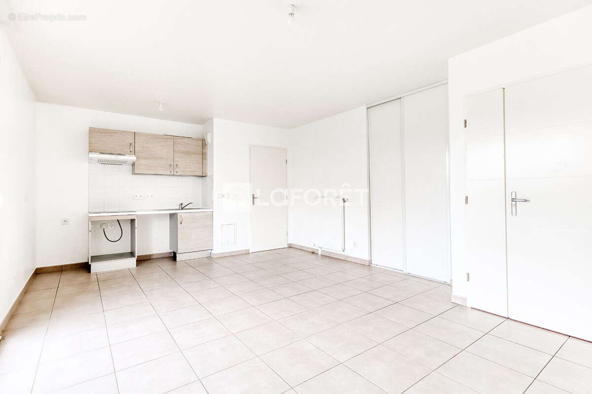 Appartement à EMERAINVILLE