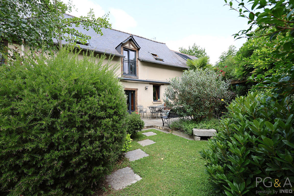 Maison à NOYAL-CHATILLON-SUR-SEICHE