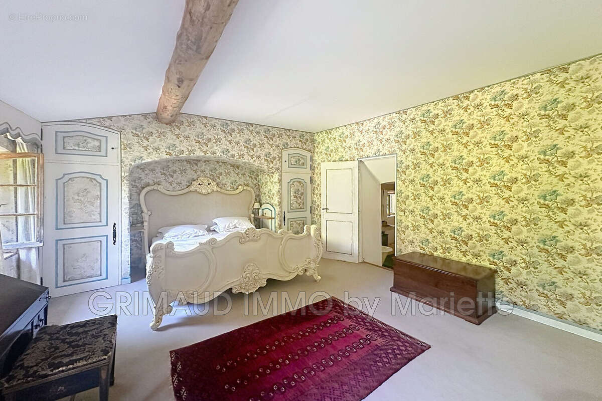 Maison à LA GARDE-FREINET