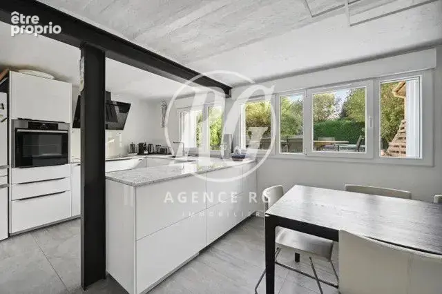 Maison 7 pièces rénovée avec piscine - photo 3