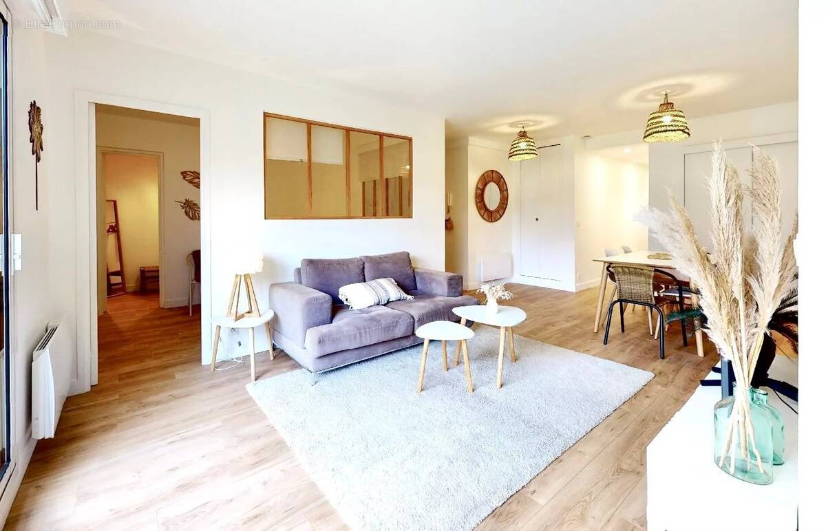 Appartement à LA GARENNE-COLOMBES