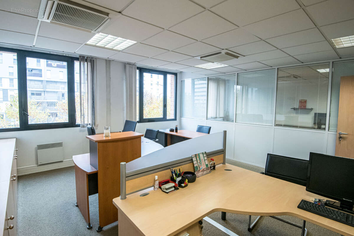 Commerce à COURCOURONNES