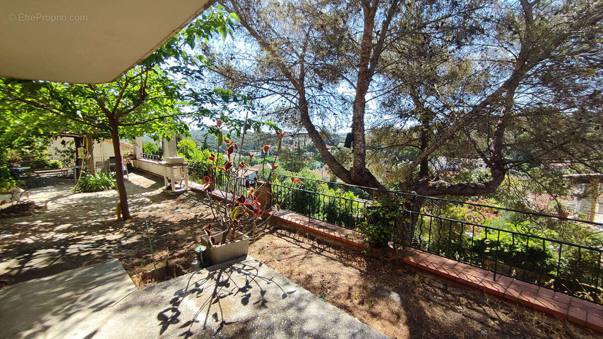 Maison La Seyne Sur Mer 6 pièce(s) 168 m2 - photo 14
