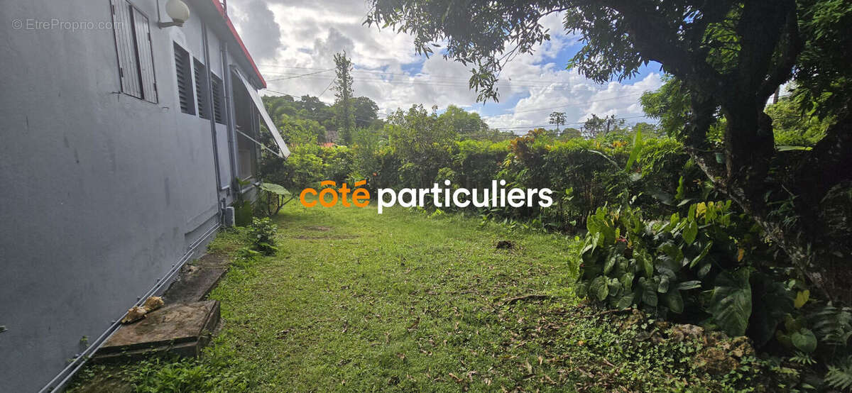 Maison à PETIT-BOURG