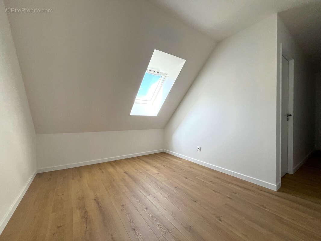 Rosnay - dpe b - 150m2 - 4 chambres - garage - parcelle 1000m2 - photo 7