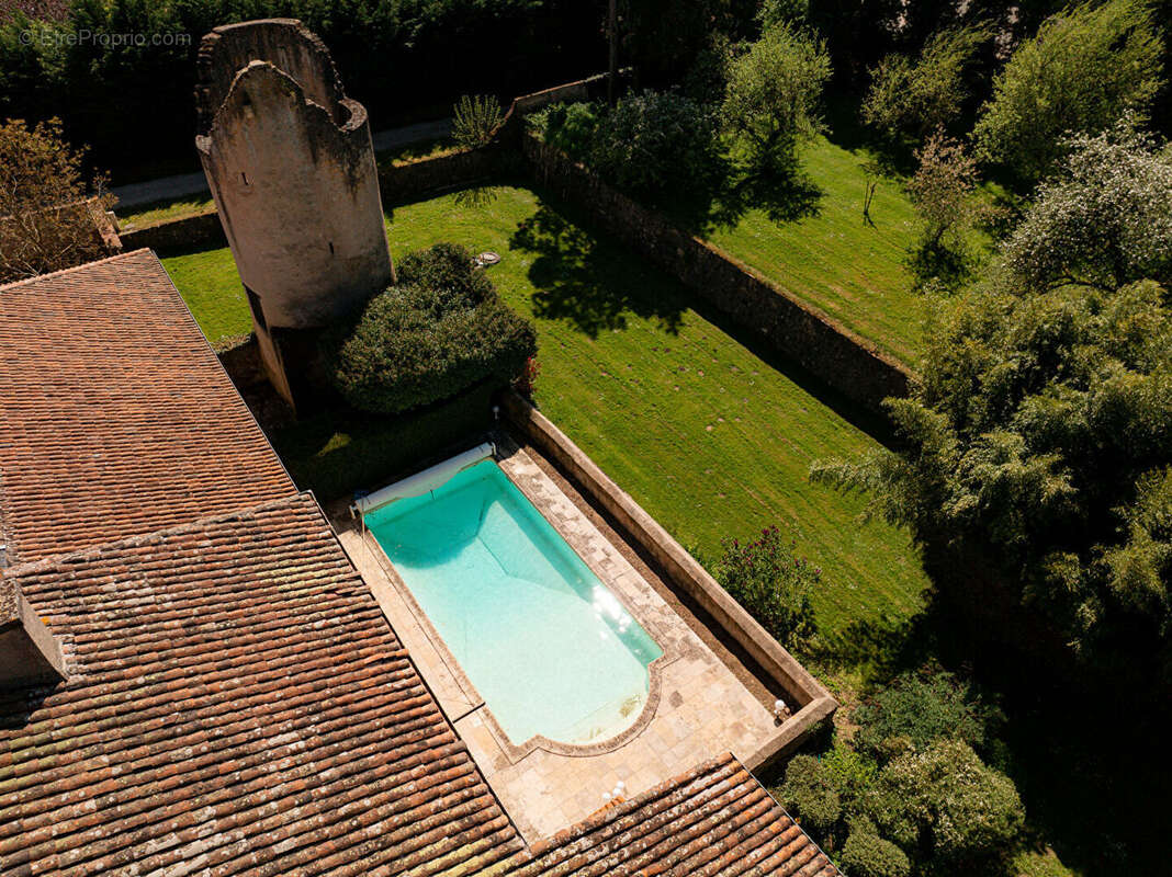 Château proche de Metz, L'élégance d'une demeure "à la française" dans un écrin de 7 hectares - photo 4