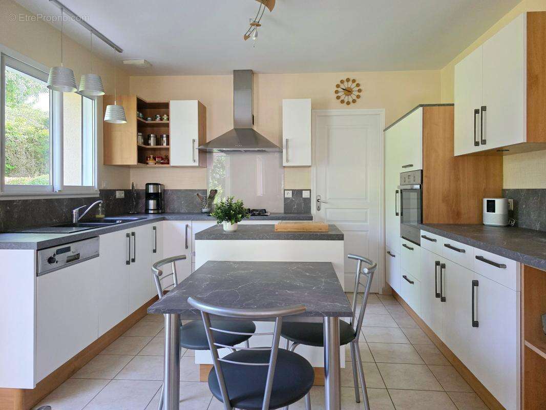 Maison 170 m² à Sautron  - photo 7