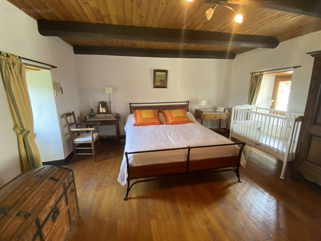 Maison à LE COLLET-DE-DEZE