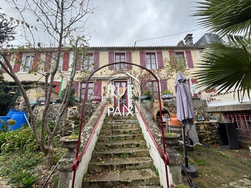 Maison à CHAMPDENIERS-SAINT-DENIS