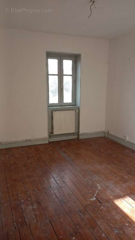 Maison à AIGUEPERSE