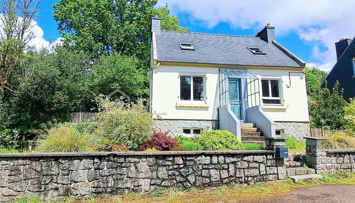 Maison à HUELGOAT