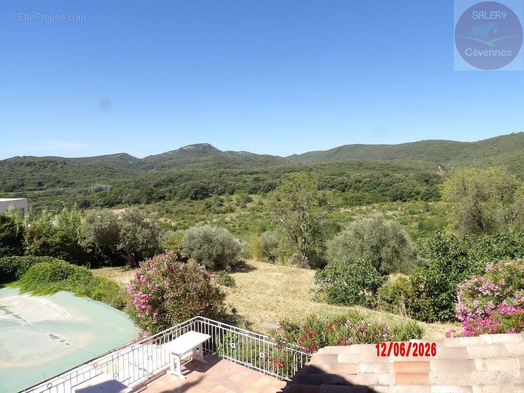 Propriété de 300m² sur son parc arboré de 4678m² avec piscine - photo 4