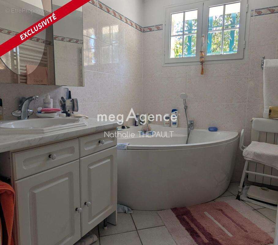 GUERNES (78520) – Élégante propriété familiale de 230 m² - photo 7