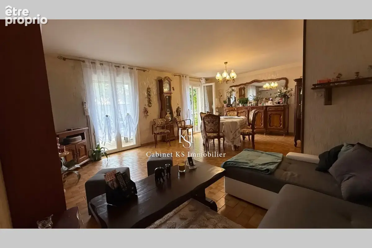Maison 94 m² à Saint-Maximin-La-Sainte-Baume  - photo 4