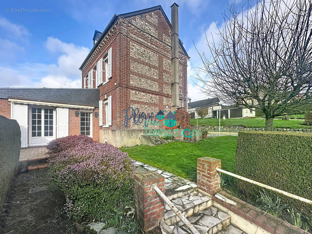 Maison à LILLEBONNE