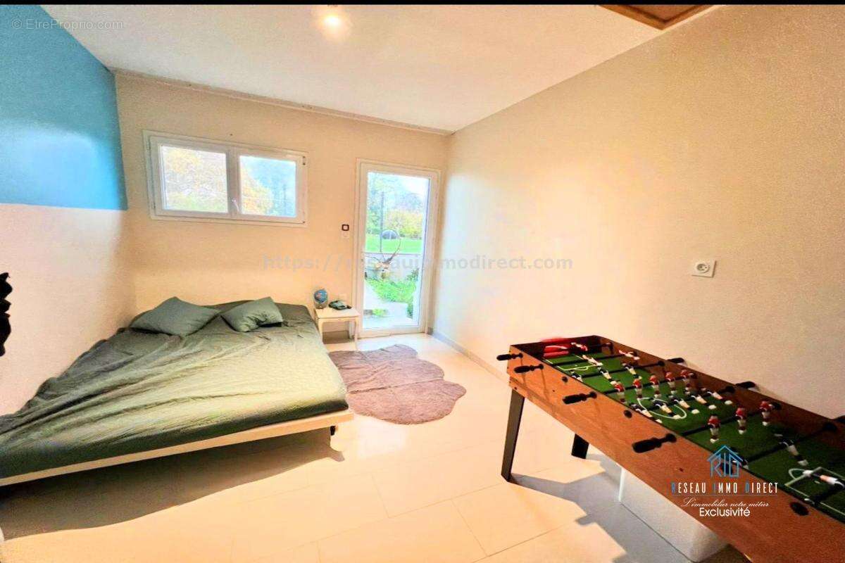 Maison à SAINT-JEAN-D'AVELANNE