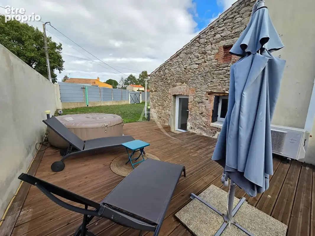 Maison  4 pièce(s) - Maison en pierre rénovée - photo 2