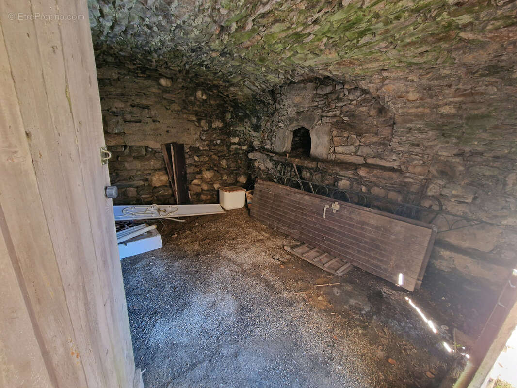 Maison à CASTANET-LE-HAUT