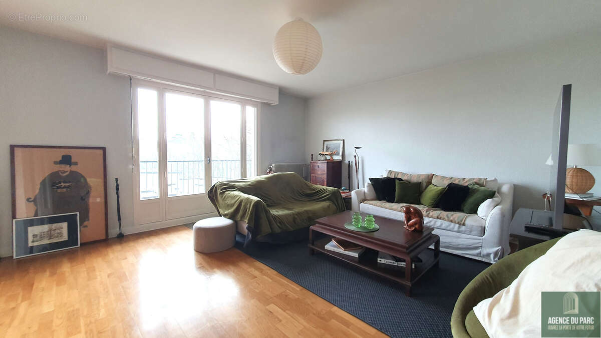 Appartement à VILLE-D'AVRAY