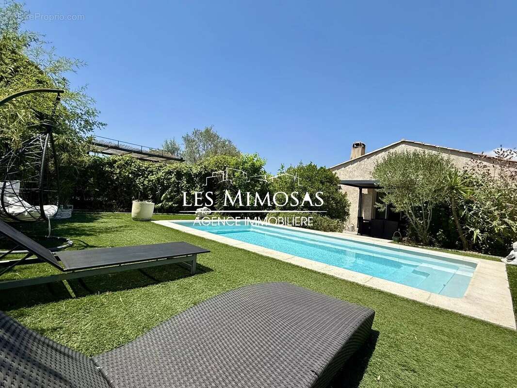 Maison à ROQUEBRUNE-SUR-ARGENS